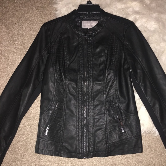 Black Jacket - Picture 3 of 6